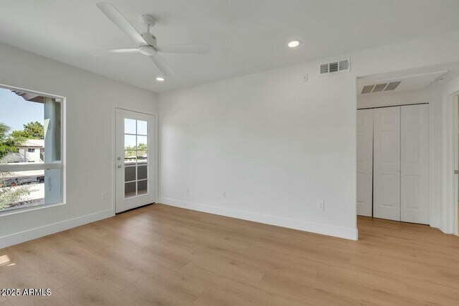 Building Photo - 1825 W Ray Rd
