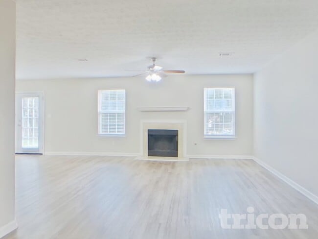 Building Photo - 988 Winding Down Way