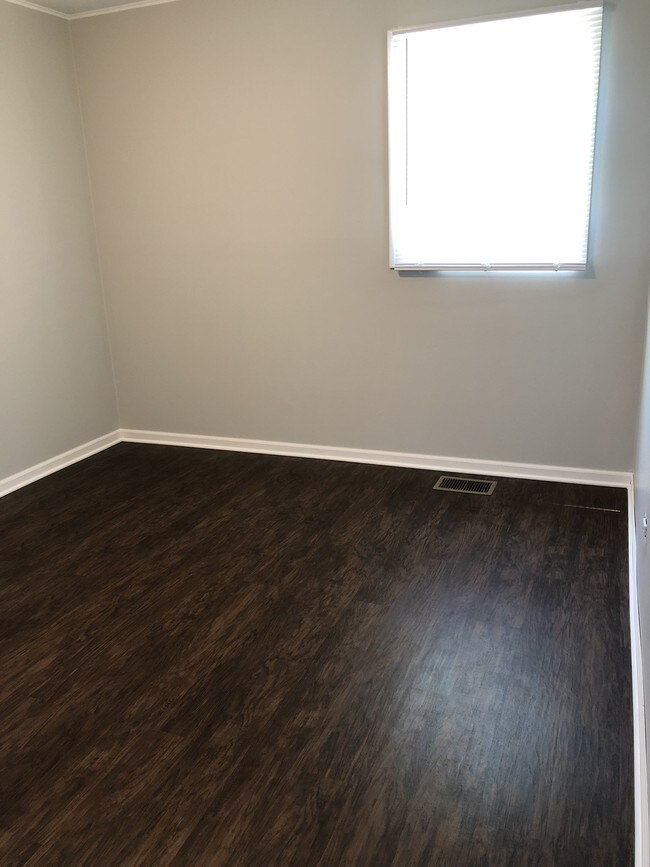 Building Photo - 2203 Quail Ln