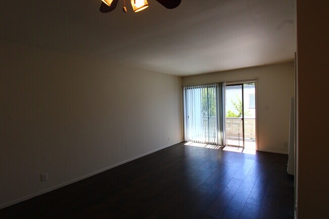 Foto del edificio - 11070 Strathmore Dr