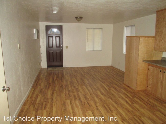 Building Photo - 503 Upham St