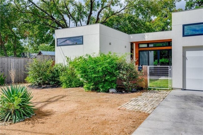 Building Photo - 1401 Alegria Rd