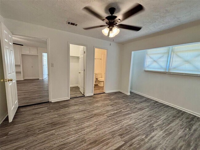Foto del edificio - 7211 Orlando St