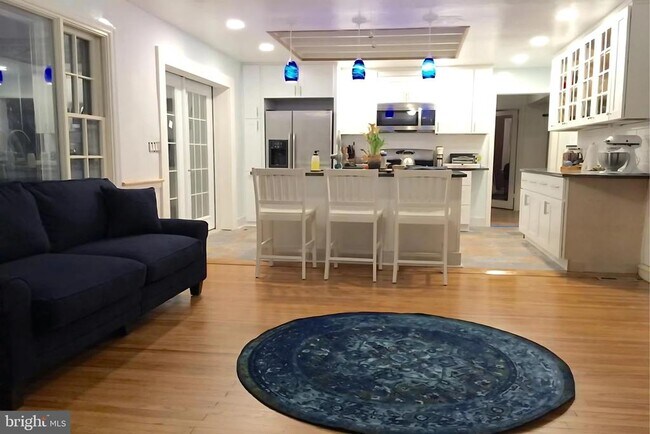 Foto del edificio - 218 Martroy Ln