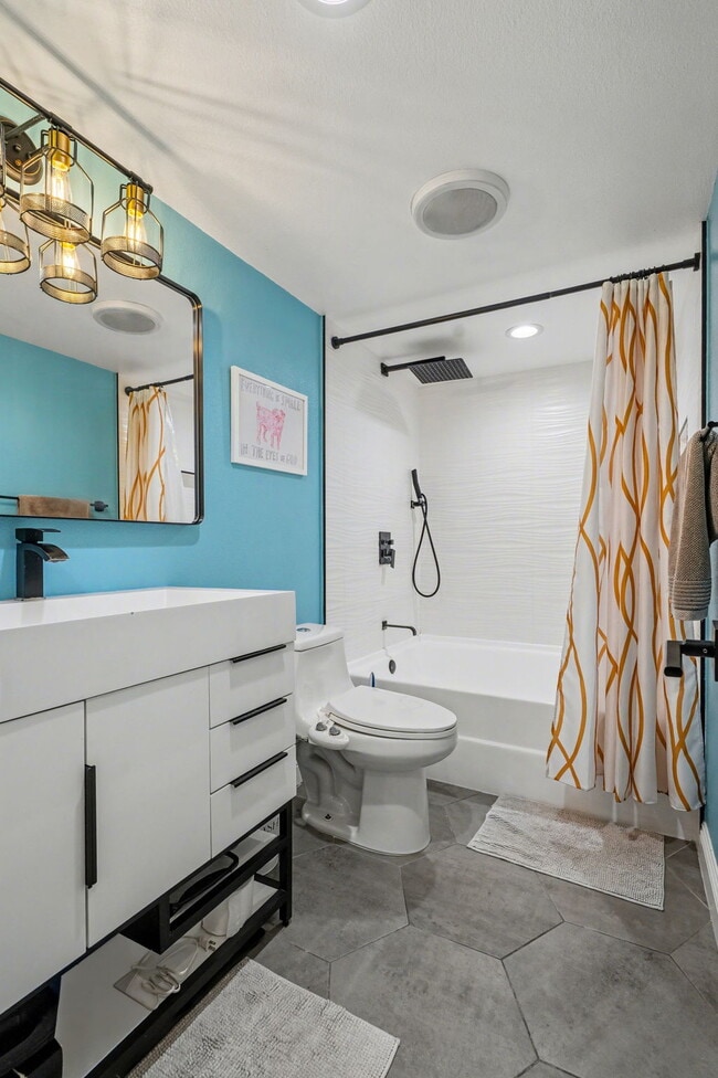 Foto del edificio - 2700 Cahuenga Blvd E