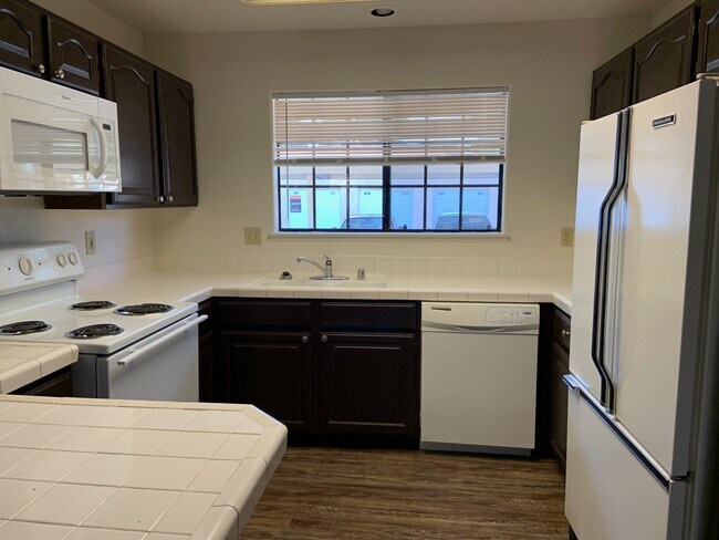 Building Photo - 2851 S Valley View Blvd