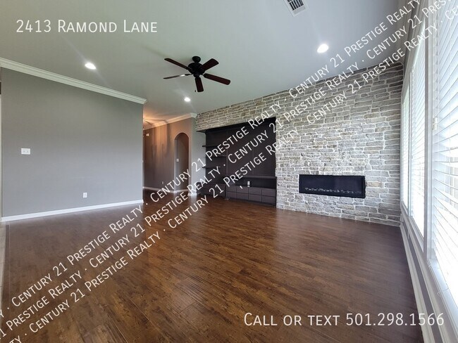 Foto del edificio - 2413 Ramond Ln