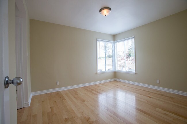 Bedroom - 5916 Ernest Ave
