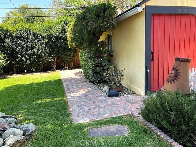 Foto del edificio - 4359 Merrill Ave