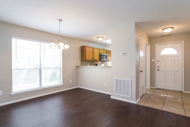 Foto del edificio - 3630 Red Fir Dr