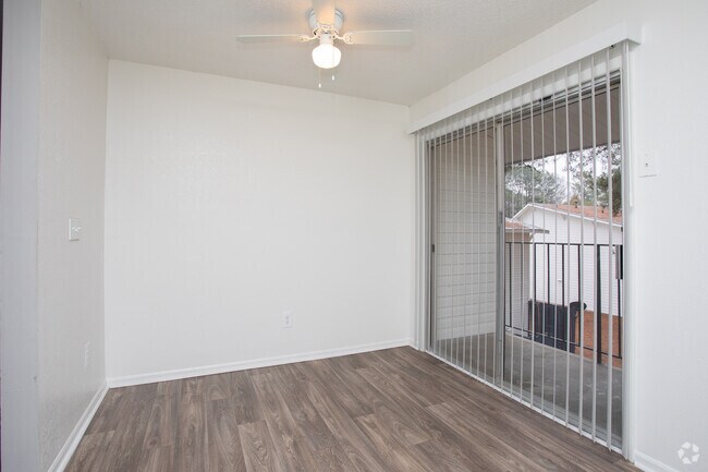 3HAB, 2BA - Pineview Apartments