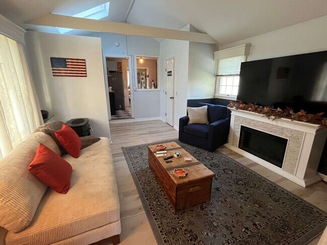 Foto del edificio - 220 Narragansett Ave