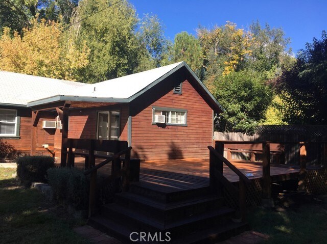 Foto del edificio - 9633 Middle Creek Rd