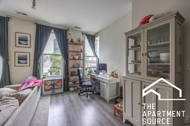 Building Photo - 2020 S Throop St