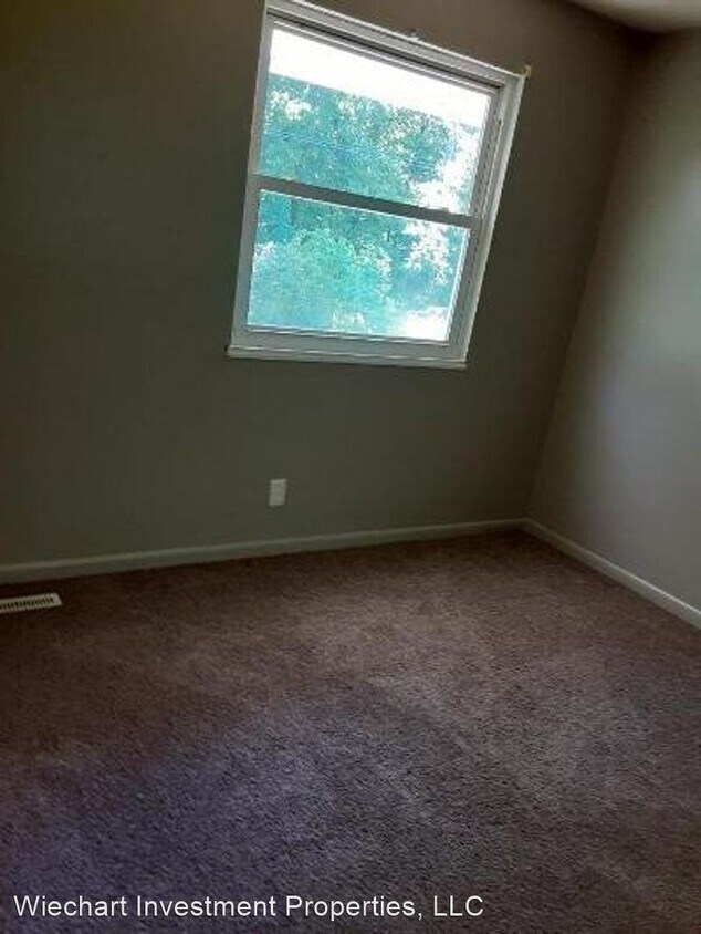 Building Photo - 3 br, 1 bath House - 1109 Essex Dr