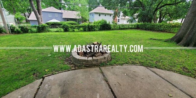 Foto del edificio - Beautiful Home in the Heart of Overland Park-Available NOW!!