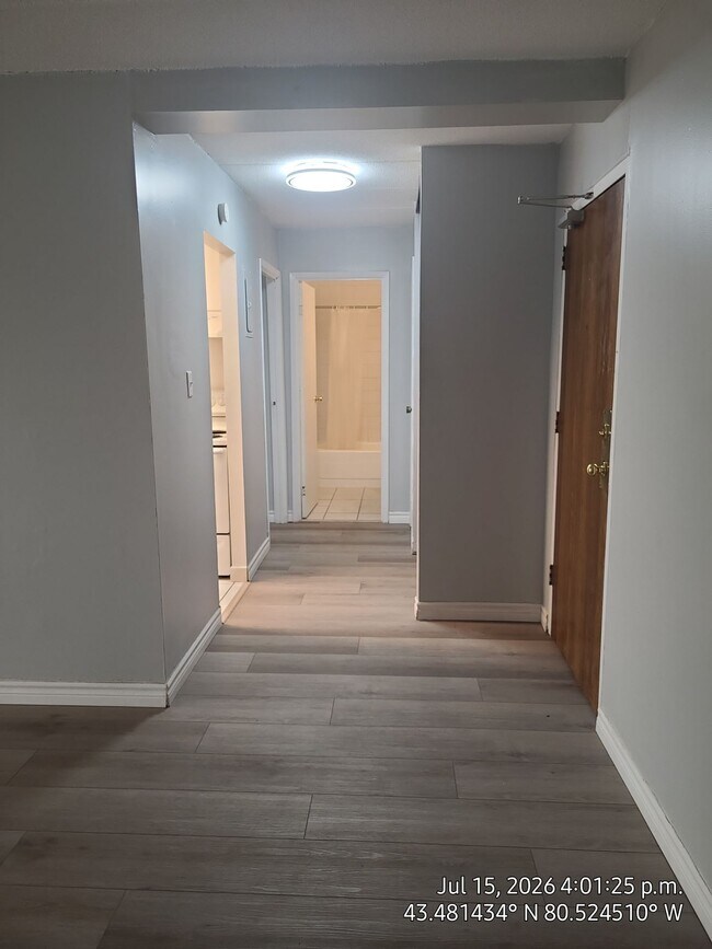 Building Photo - SPACIOUS ONE BEDROOM WITH BALCONY-WATERLOO ON