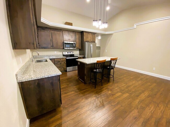 Foto del edificio - 3 Bedroom 2 Bath house in 55+!