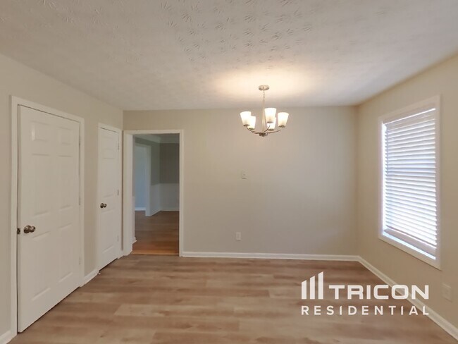 Foto del edificio - 2556 Tolliver Dr