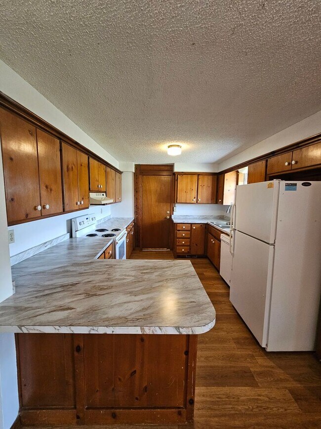 Foto del edificio - (2) Bed/(1) Bath Duplex in Noble!