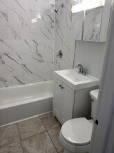 Building Photo - 740 W 7th St