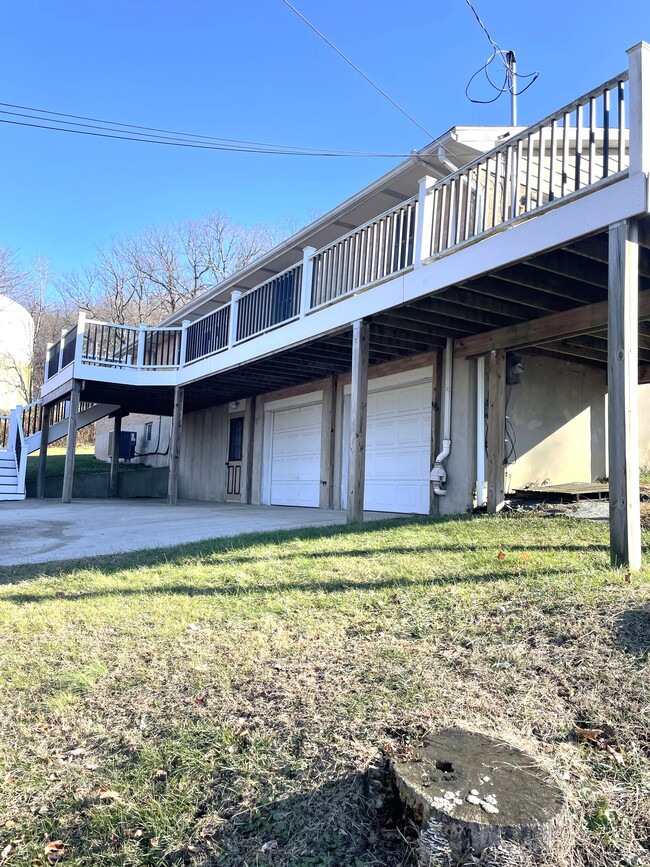 Building Photo - 2027 Reservoir Rd