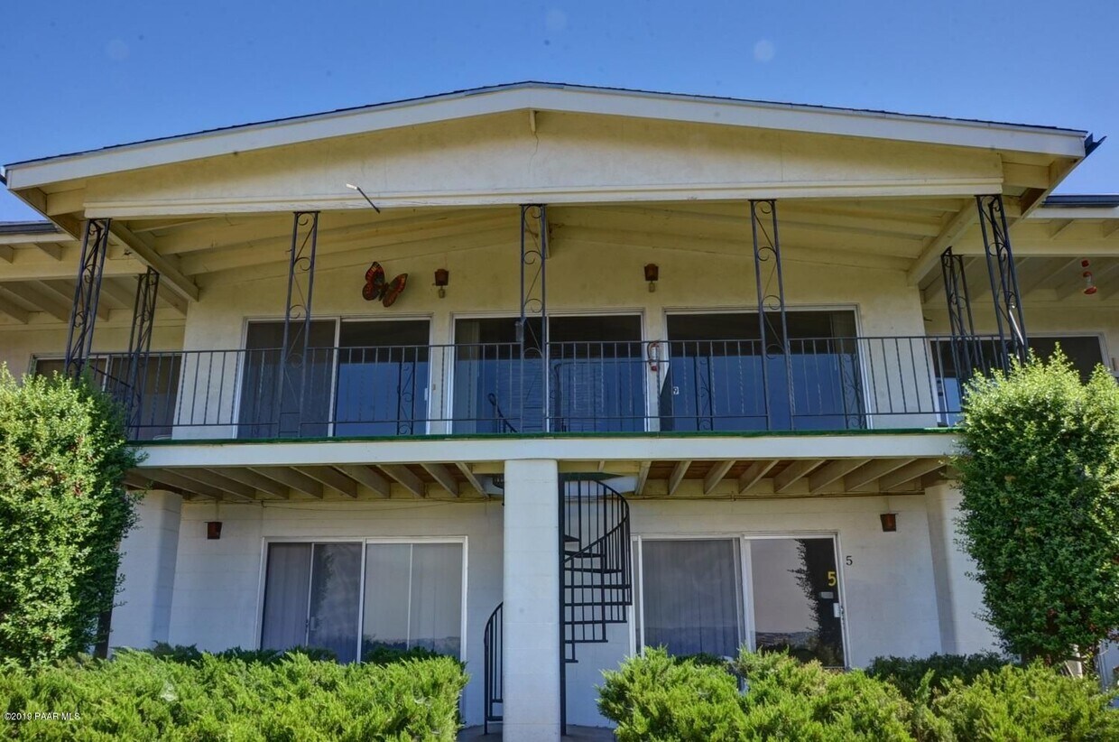 Primary Photo - 810 Eastwood Dr