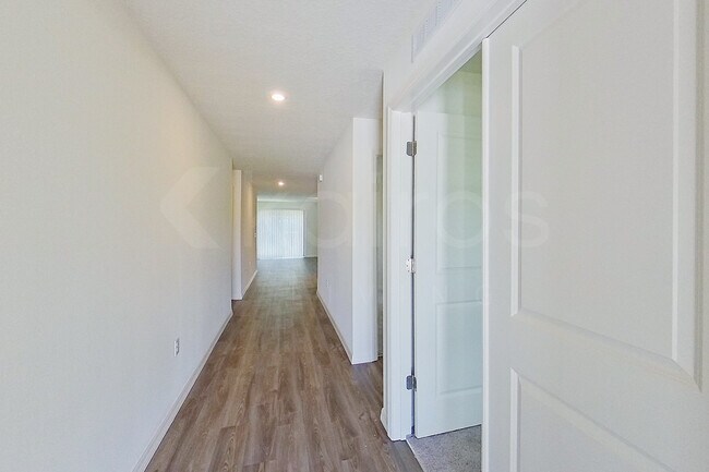 Foto del edificio - 8056 100th Ave