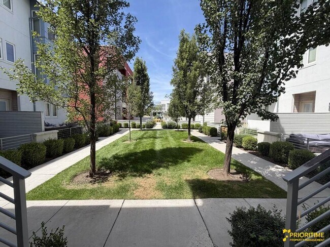 Foto del edificio - 5027 W Daybreak Pkwy