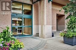 Photo du bâtiment - 909-909 Bay St.
