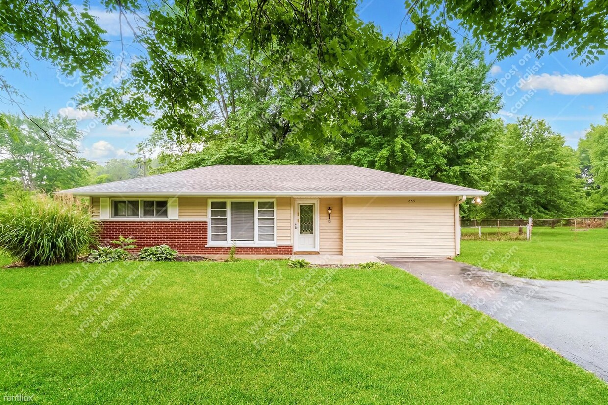 Primary Photo - 3 br, 1 bath House - 855 Hawthorne Dr