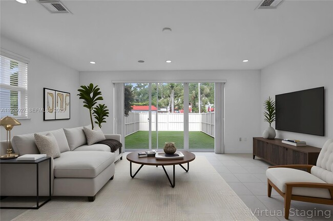 Building Photo - 4088 W Palm Aire Dr