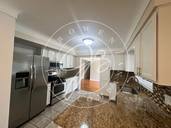 Foto del edificio - "Charming 4-Bedroom Washington Local Gem w...