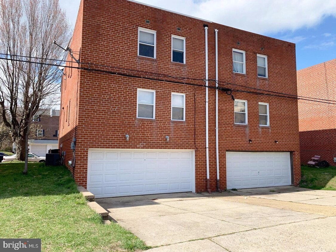 8909 Alton St Unit 1, Philadelphia, PA 19115 Room for Rent in