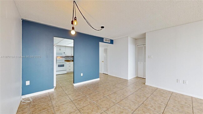 Foto del edificio - 18011 Biscayne Blvd