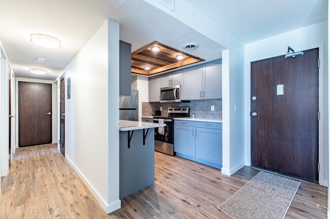 Foto del edificio - 704 E Center St