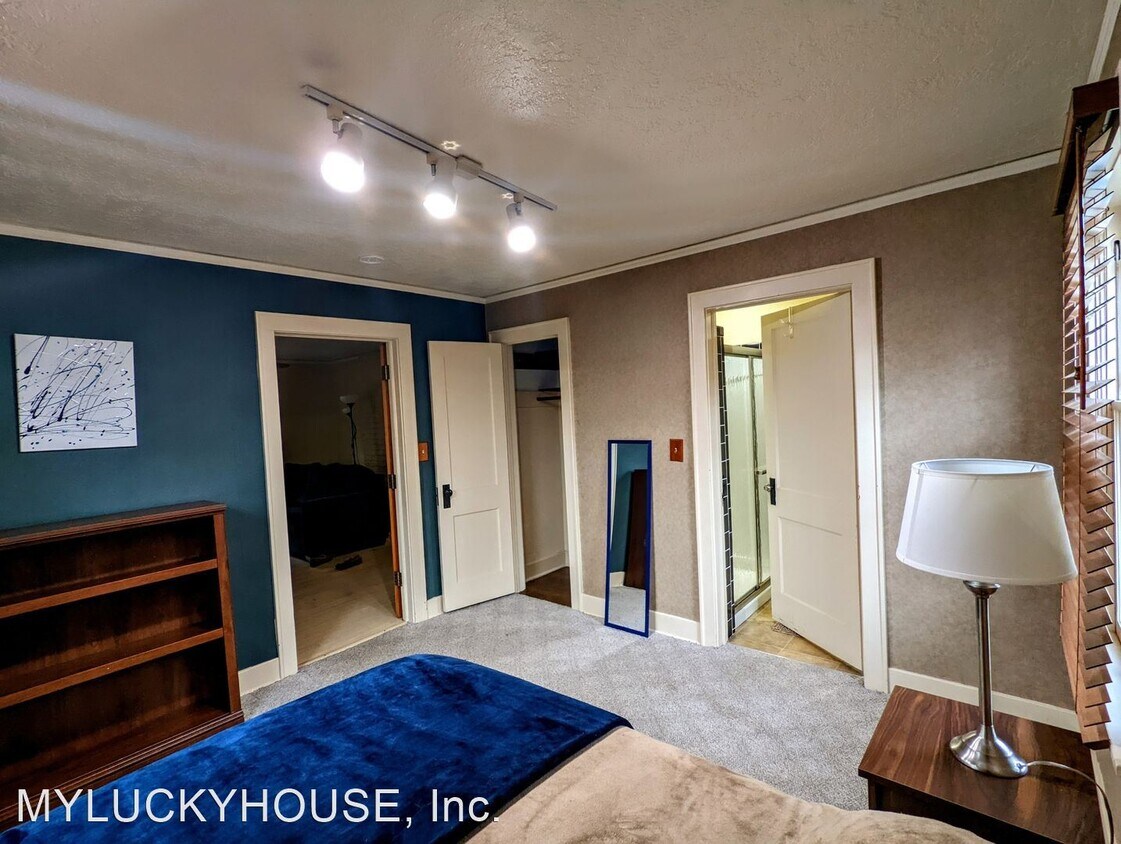 Primary Photo - 2 br, 1 bath House - 730 Van Buren Street