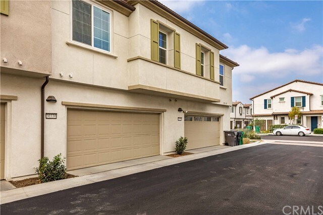 Building Photo - 30330 Town Square Dr