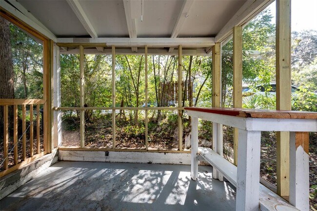 Foto del edificio - 318 NW 24th St