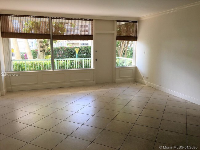 Building Photo - 1408 Brickell Bay Dr