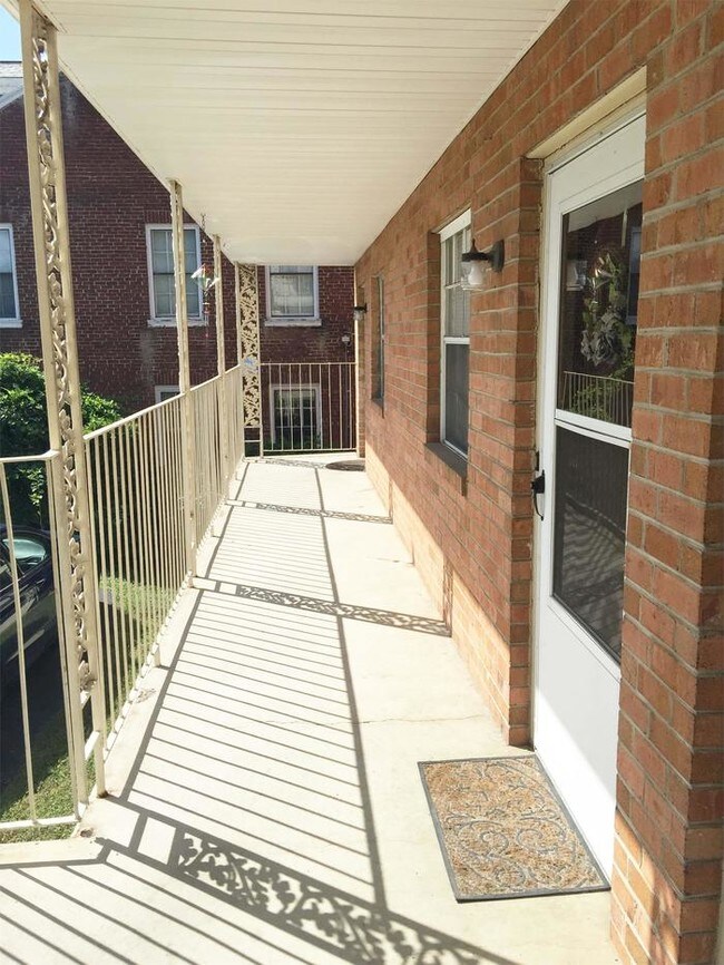 Building Photo - Two Bedroom Apartment in Old Southwest