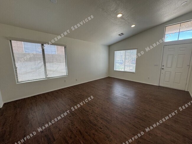 Building Photo - Now Available – Modern 4-Bedroom Home in P...