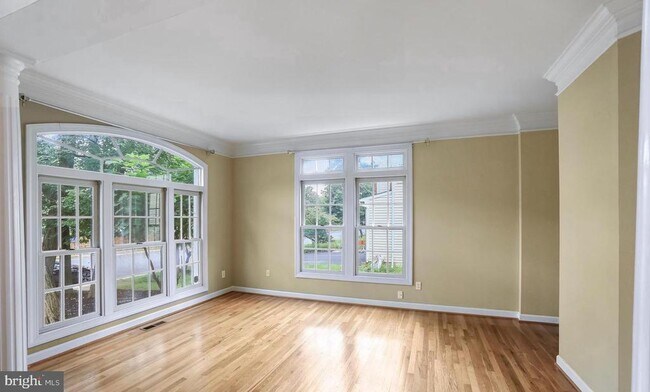 Building Photo - 2054 Madrillon Rd