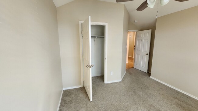 Foto del edificio - 6053 Pine Cone Ln