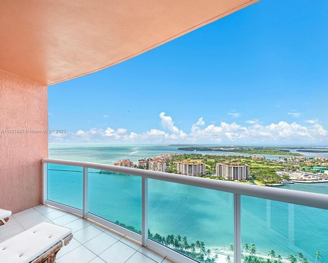 300 South Pointe Dr Unit 3504, Miami Beach, FL 33139 Condo for Rent