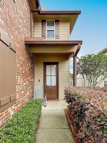 Foto del edificio - 18177 Pinehurst Dr