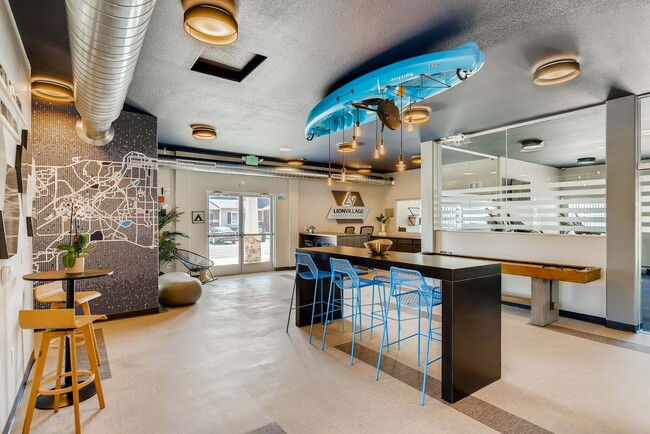 17 minutos en Clubhouse - Lion Village Student Housing