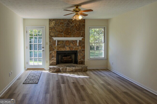 Foto del edificio - 211 Meadow Run