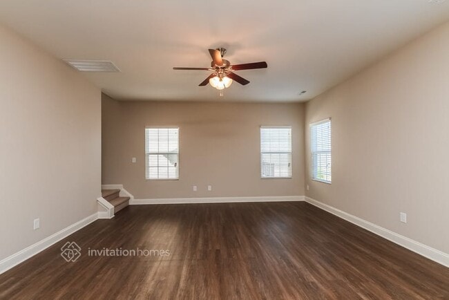 Building Photo - 116 Four Seasons Way