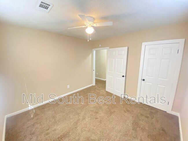 Building Photo - 3098 Sinclair Ln
